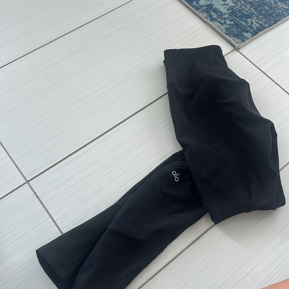 Black also soft leggings size small